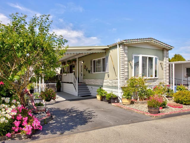 Manufactured Home for sale in Surrey, South Surrey White Rock, 23 15875 20th Avenue, 263163940 | Realtylink.org