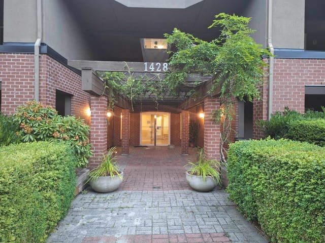 Apartment for sale in Delta, Tsawwassen, 207 1428 56 Street, 263164029 | Realtylink.org