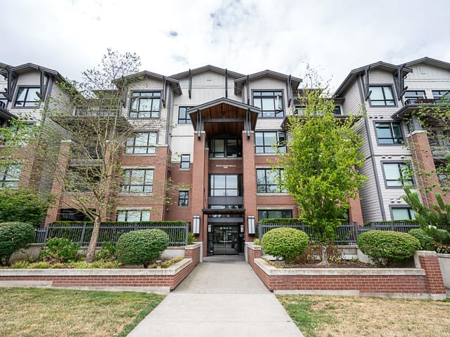 Apartment for sale in Surrey, South Surrey White Rock, 408 2960 151 Street, 263164147 | Realtylink.org