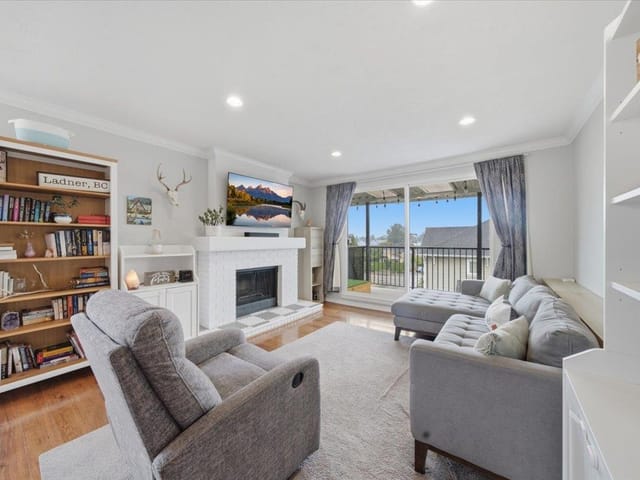 Apartment for sale in Delta, Ladner, 302 4926 48 Avenue, 263164170 | Realtylink.org