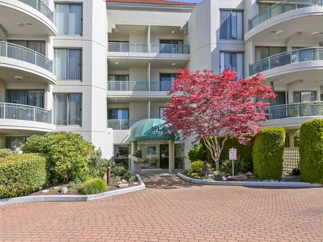 Apartment for sale in Surrey, South Surrey White Rock, 208 1765 Martin Drive, 263164425 | Realtylink.org