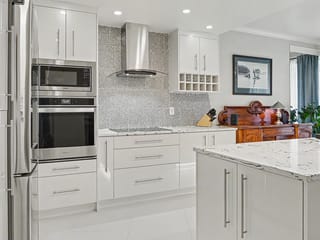 Apartment for sale in Surrey, South Surrey White Rock, 208 1765 Martin Drive, 263164425 | Realtylink.org