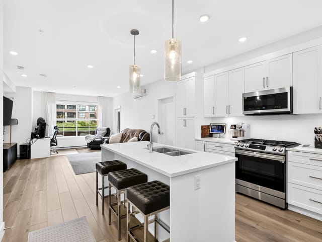 Apartment for sale in Maple Ridge, Maple Ridge, 201 22633 Selkirk Avenue, 263164544 | Realtylink.org