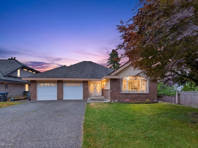 House for sale in Surrey, Surrey, 9416 163a Street, 263164621 | Realtylink.org