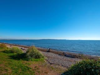 House for sale in White Rock, South Surrey White Rock, 15963 Marine Drive, 263164646 | Realtylink.org