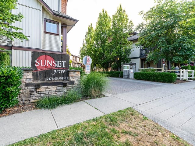Townhouse for sale in Surrey, Cloverdale, 27 19478 65 Avenue, 263164752 | Realtylink.org