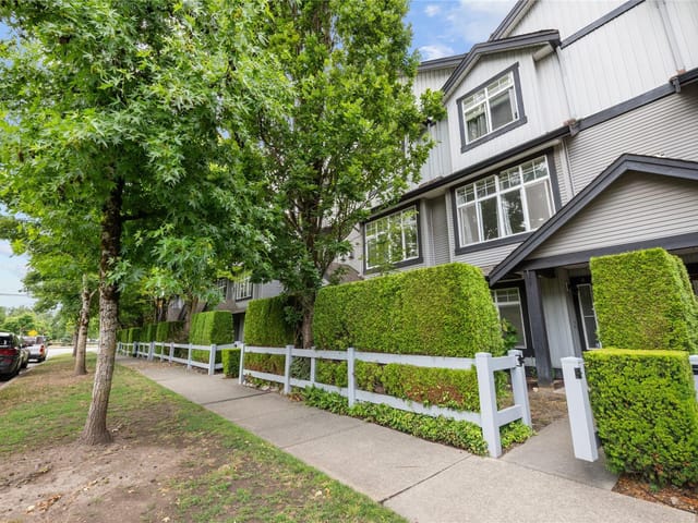 Townhouse for sale in Surrey, Cloverdale, 8 18839 69 Avenue, 263164780 | Realtylink.org
