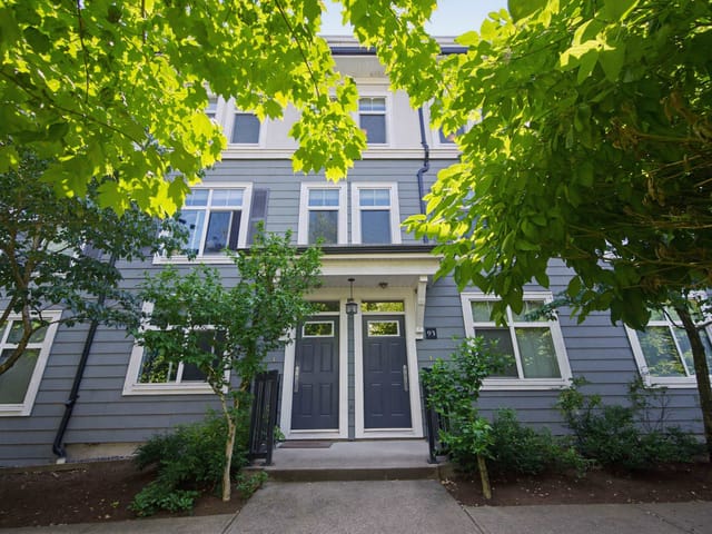Townhouse for sale in Surrey, South Surrey White Rock, 93 15833 26 Avenue, 263164870 | Realtylink.org