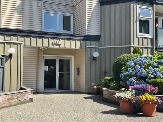 Apartment for sale in Surrey, South Surrey White Rock, 321 1850 E Southmere Crescent, 263165130 | Realtylink.org