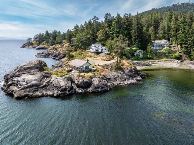 House for sale in Bowen Island, Bowen Island, 8 Arbutus Bay Road, 263165171 | Realtylink.org