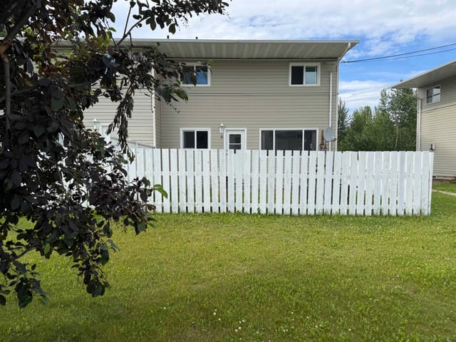 Townhouse for sale in Mackenzie, Mackenzie, 3 301 Stuart Drive, 263165300 | Realtylink.org