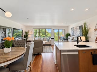 Apartment for sale in Gibsons, Sunshine Coast, 202 414 Gower Point Road, 263165564 | Realtylink.org