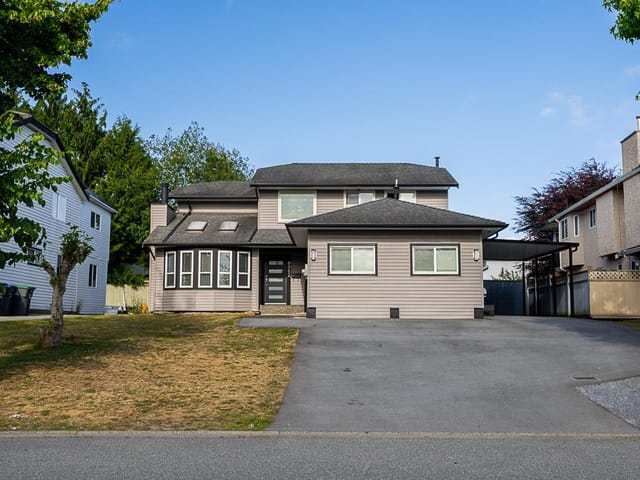 House for sale in Surrey, Surrey, 8902 142a Street, 263165777 | Realtylink.org