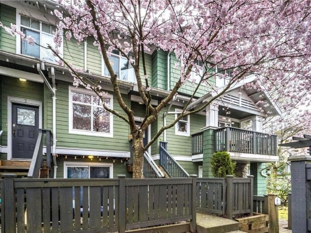 Townhouse for sale in Surrey, South Surrey White Rock, 2 15233 34 Avenue, 263165779 | Realtylink.org