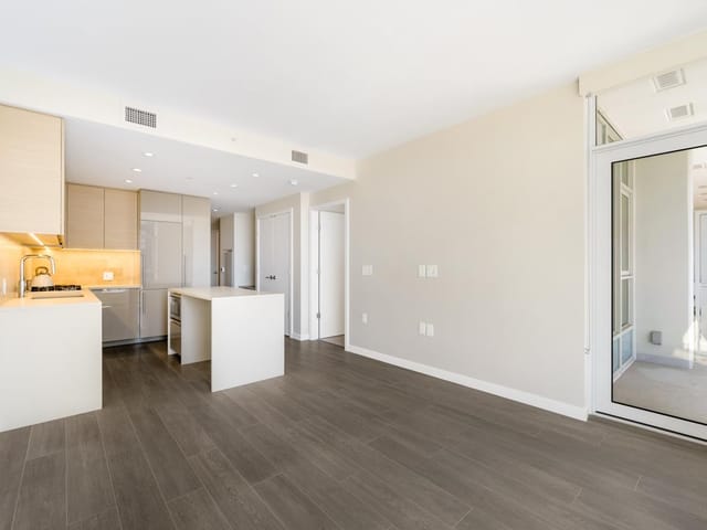 Apartment for sale in Burnaby, Burnaby North, 2804 4168 Lougheed Highway, 263165992 | Realtylink.org