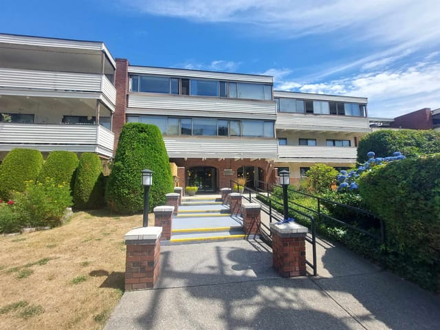 Apartment for sale in White Rock, South Surrey White Rock, 205 1448 Fir Street, 263166138 | Realtylink.org