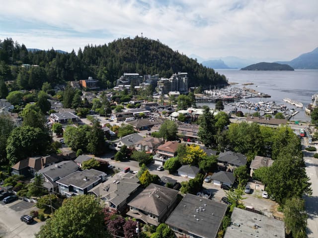 1/2 Duplex for sale in West Vancouver, West Vancouver, 6339 Douglas Street, 263166206 | Realtylink.org