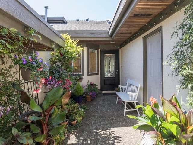 Townhouse for sale in Surrey, South Surrey White Rock, 4 12975 17 Avenue, 263166299 | Realtylink.org