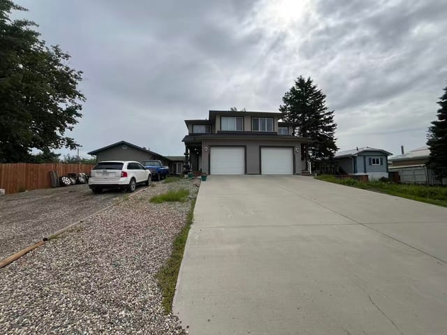 1/2 Duplex for sale in Fort St. John, Fort St. John, 9021 75 Street, 263166314 | Realtylink.org
