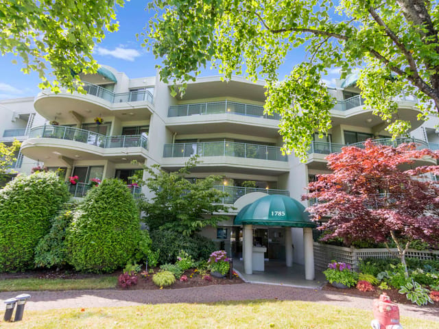 Apartment for sale in Surrey, South Surrey White Rock, 112 1785 Martin Drive, 263166525 | Realtylink.org