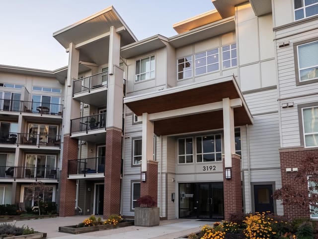 Apartment for sale in Abbotsford, Abbotsford, 218 3192 Gladwin Road, 263167039 | Realtylink.org