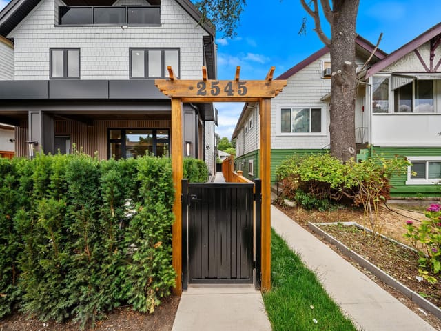 1/2 Duplex for sale in Vancouver, Vancouver East, 2545 E 2nd Avenue, 263167059 | Realtylink.org