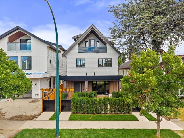1/2 Duplex for sale in Vancouver, Vancouver East, 2- 2547 E 2nd Avenue, 263167074 | Realtylink.org