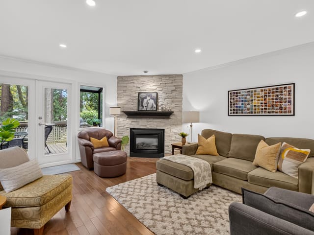Townhouse for sale in White Rock, South Surrey White Rock, 102 12741 16 Avenue, 263167519 | Realtylink.org