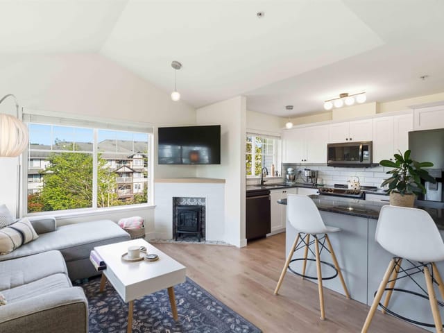 Apartment for sale in Surrey, Cloverdale, 410 19340 65 Avenue, 263167546 | Realtylink.org