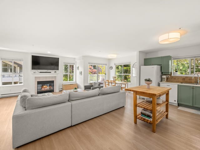 Apartment for sale in Surrey, South Surrey White Rock, 309 15272 20 Avenue, 263167743 | Realtylink.org