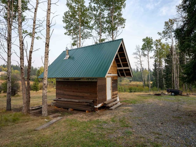 Recreational Property for sale in Deka Lake / Sulphurous / Hathawa, 100 Mile House, 7470 Cariboo Chalet Road, 263167800 | Realtylink.org