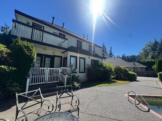 House for sale in Surrey, South Surrey White Rock, 13371 21a Avenue, 263167840 | Realtylink.org