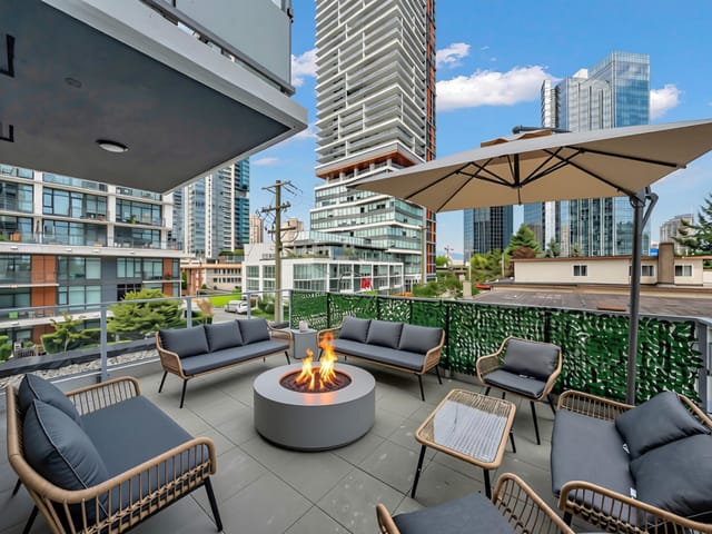 Apartment for sale in Burnaby, Burnaby South, 304 6608 Sussex Avenue, 263167980 | Realtylink.org