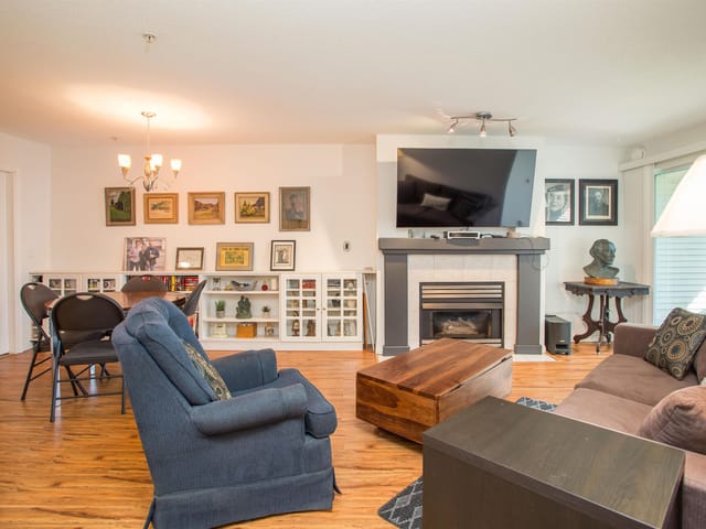 Apartment for sale in Surrey, Cloverdale, 221 19528 Fraser Highway, 263167990 | Realtylink.org