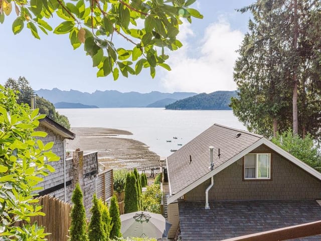 House for sale in Gibsons, Sunshine Coast, 790 Marine Drive, 263168104 | Realtylink.org