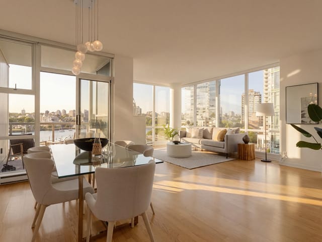 Apartment for sale in Vancouver, Vancouver West, 702 1099 Marinaside Crescent, 263168284 | Realtylink.org