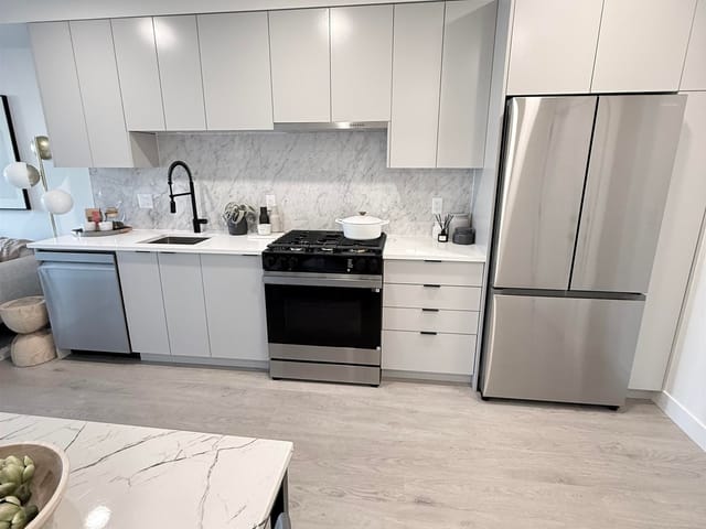 Apartment for sale in Surrey, North Surrey, 203 13258 105 Avenue, 263168379 | Realtylink.org