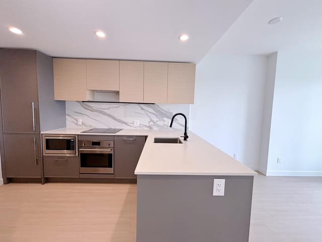 Apartment for rent in Surrey, Surrey, 51X 13745 George Junction, 263169160 | Realtylink.org