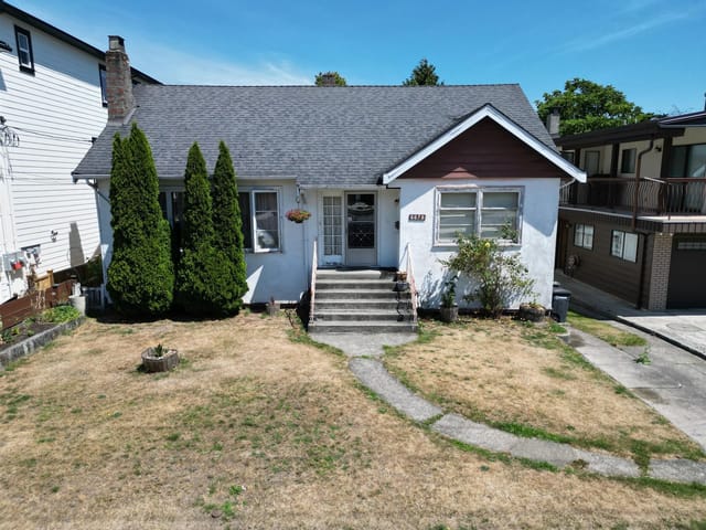 House for sale in Burnaby, Burnaby South, 6678 Walker Avenue, 263169757 | Realtylink.org