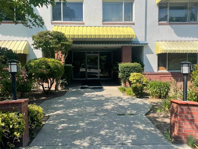 Apartment for sale in Vancouver, Vancouver West, 101 2469 Cornwall Avenue, 263169774 | Realtylink.org