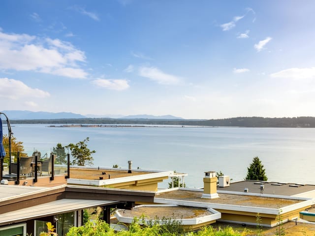 House for sale in White Rock, South Surrey White Rock, 14366 Magdalen Avenue, 263170084 | Realtylink.org