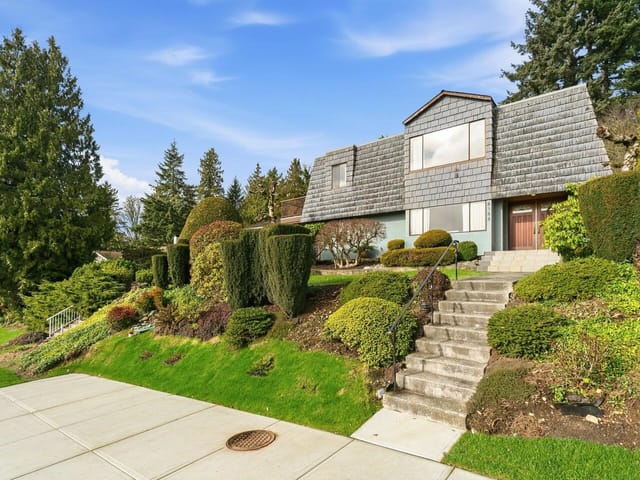 House for sale in Burnaby, Burnaby South, 8355 Nelson Avenue, 263170399 | Realtylink.org