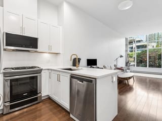 Apartment for sale in Burnaby, Burnaby North, 101 2077 Rosser Avenue, 263170400 | Realtylink.org