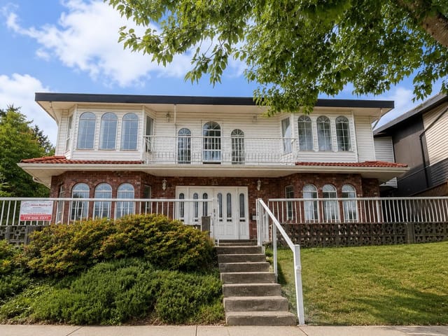 House for sale in Burnaby, Burnaby South, 5135 Marine Drive, 263170412 | Realtylink.org