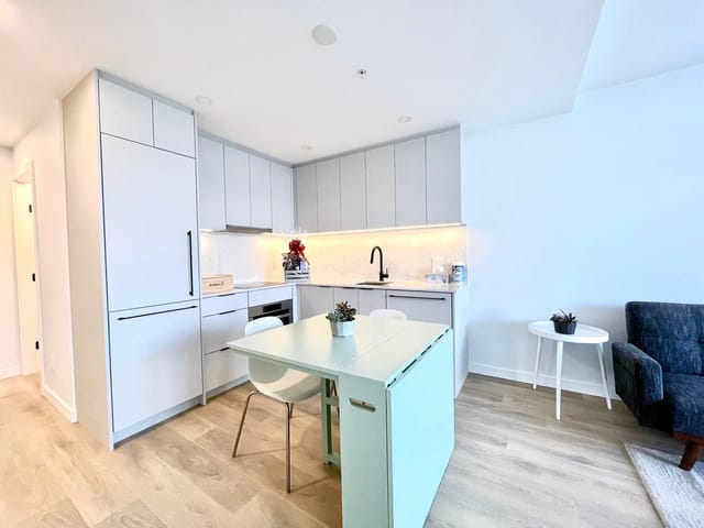Apartment for sale in Surrey, North Surrey, 2501 13685 102 Avenue, 263170441 | Realtylink.org