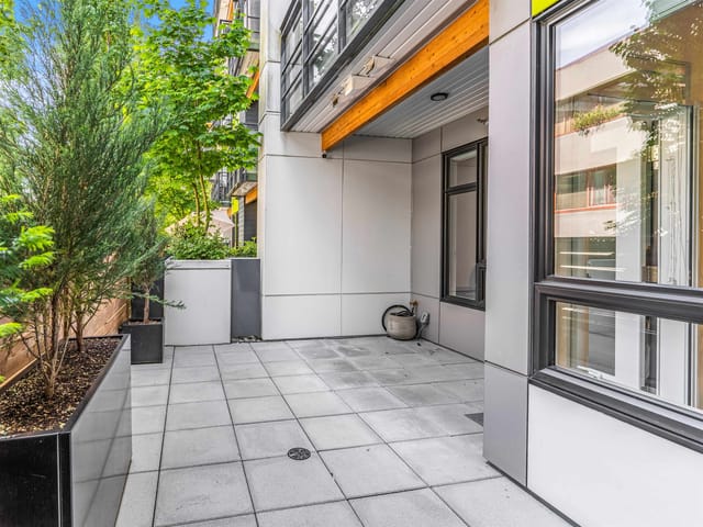 Apartment for sale in Port Moody, Port Moody, 104 3018 St. George Street, 263170891 | Realtylink.org
