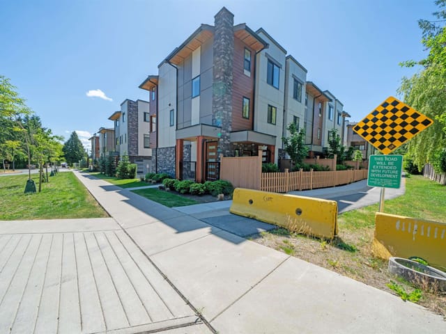 Townhouse for sale in Surrey, South Surrey White Rock, 8 15950 Alder Place, 263171376 | Realtylink.org