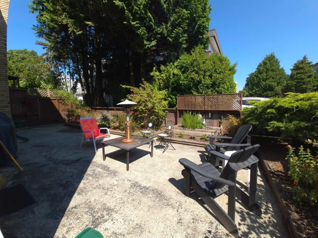 Apartment for sale in White Rock, South Surrey White Rock, 106 15265 Roper Avenue, 263171409 | Realtylink.org
