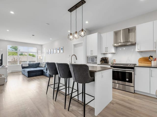 Apartment for sale in Surrey, South Surrey White Rock, 411 15436 31 Avenue, 263171511 | Realtylink.org