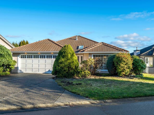 House for sale in Surrey, South Surrey White Rock, 1035 King George Boulevard, 263171562 | Realtylink.org